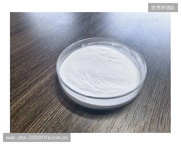 聚羧酸减水剂确保混凝土90分钟内坍落度损失极小，有效延长了大型体育馆地面无缝施工的作业窗口期